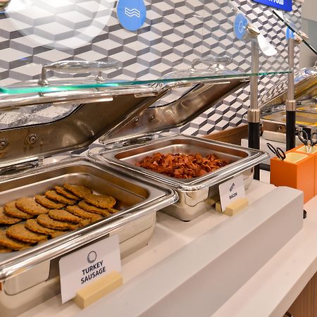 Holiday Inn Express & Suites Vaughan-Southwest By Ihg Ngoại thất bức ảnh