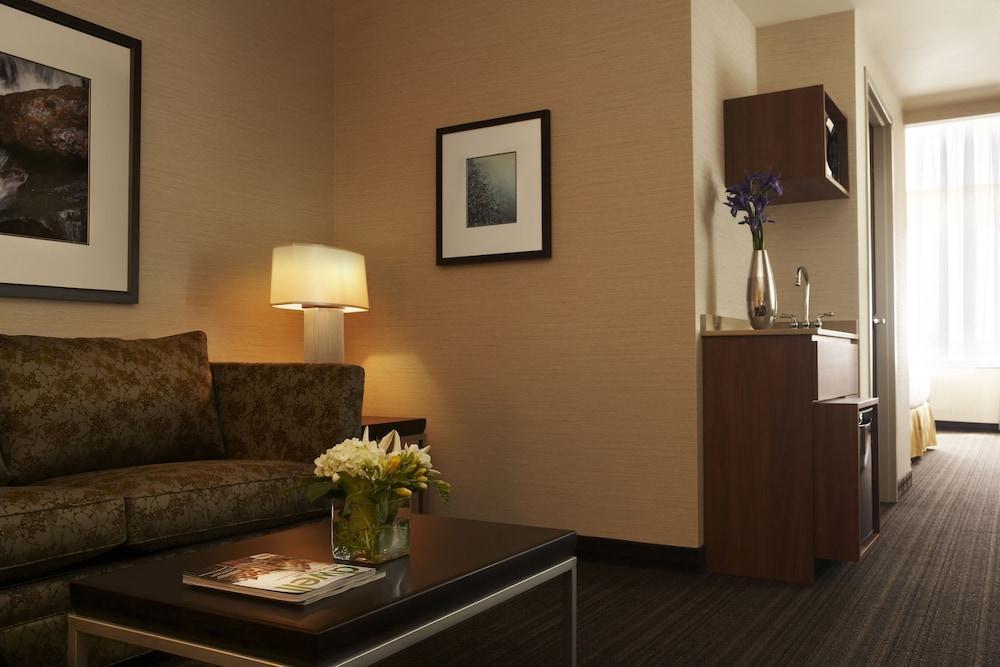 Holiday Inn Express & Suites Vaughan-Southwest By Ihg Ngoại thất bức ảnh