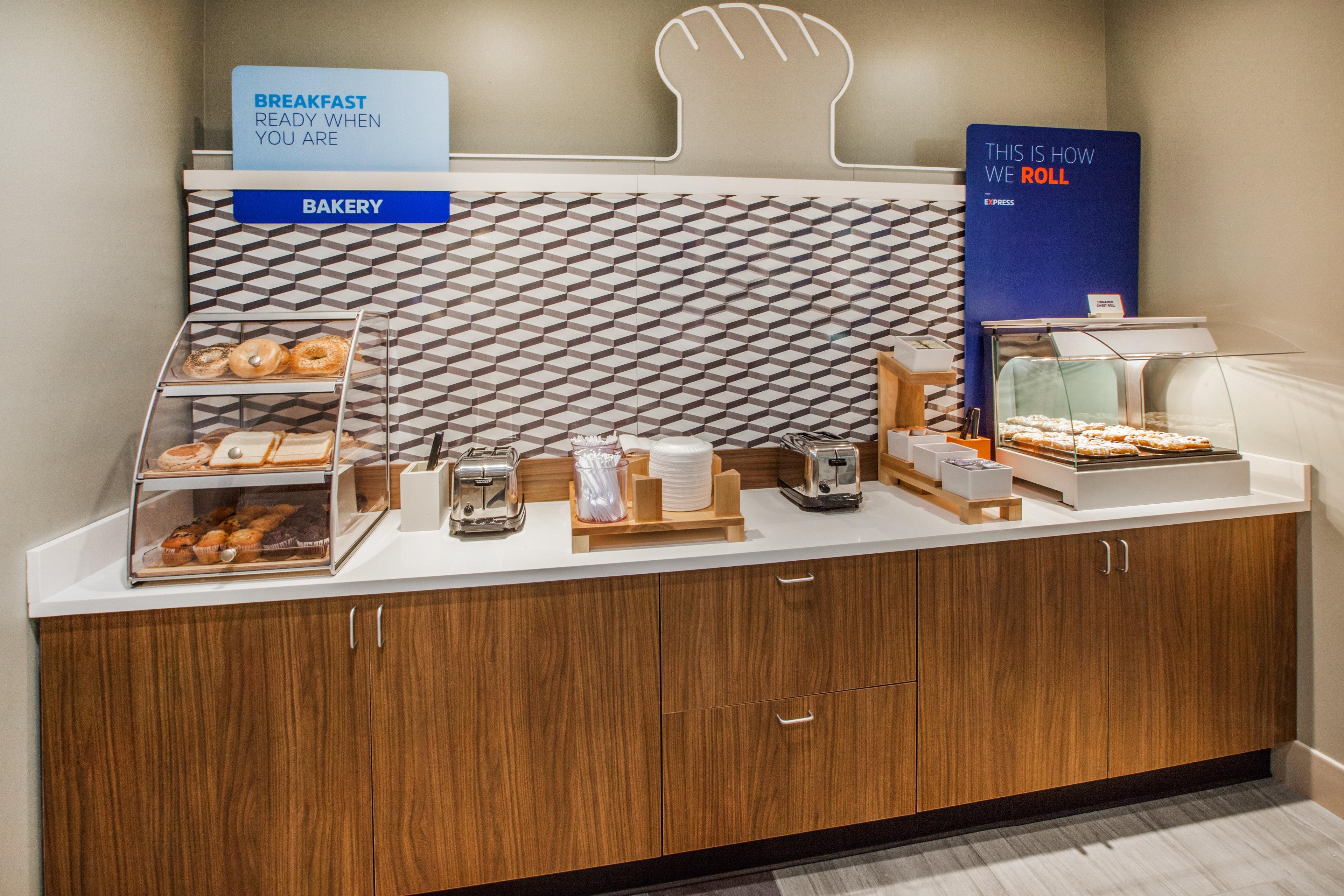 Holiday Inn Express & Suites Vaughan-Southwest By Ihg Ngoại thất bức ảnh
