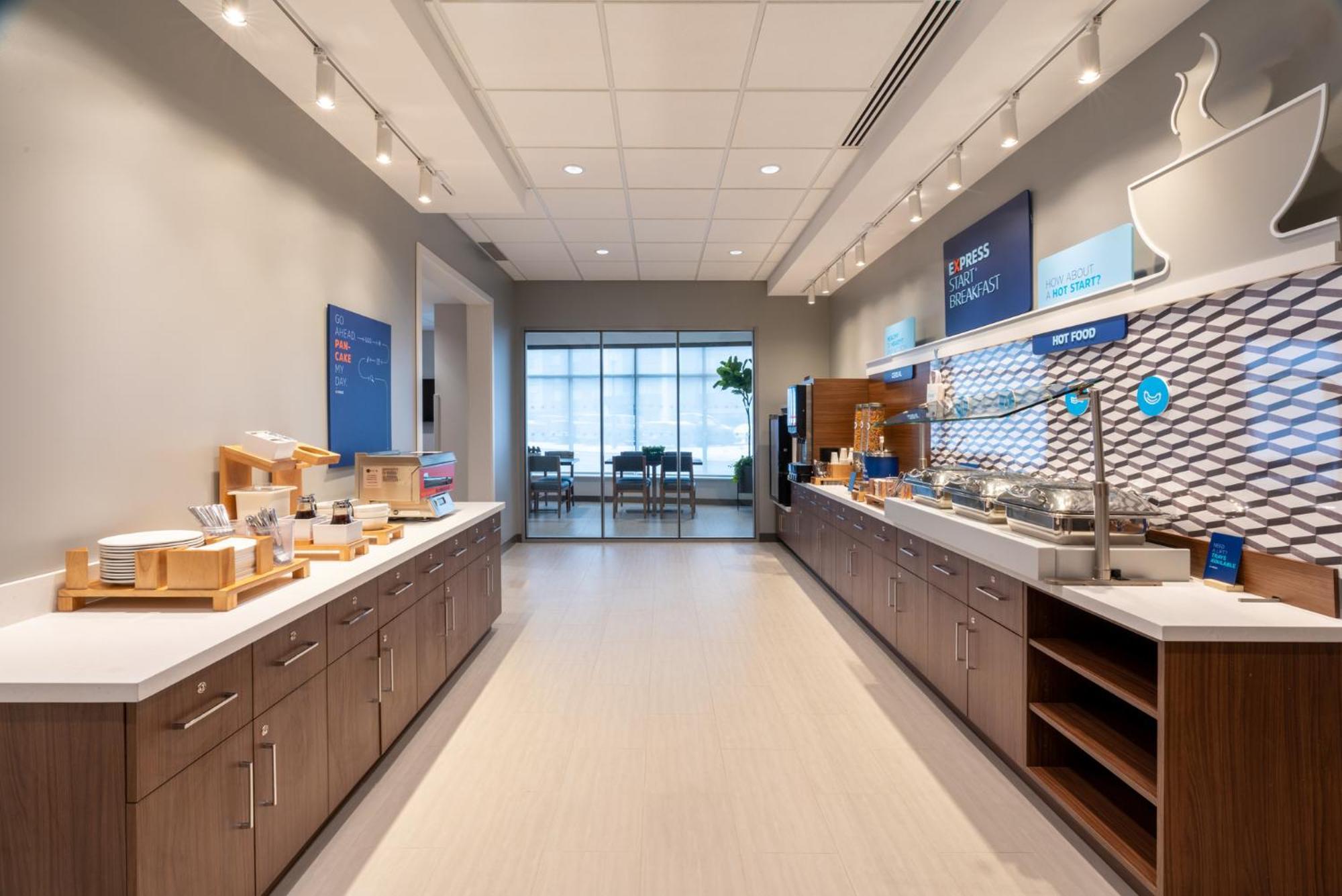 Holiday Inn Express & Suites Vaughan-Southwest By Ihg Ngoại thất bức ảnh