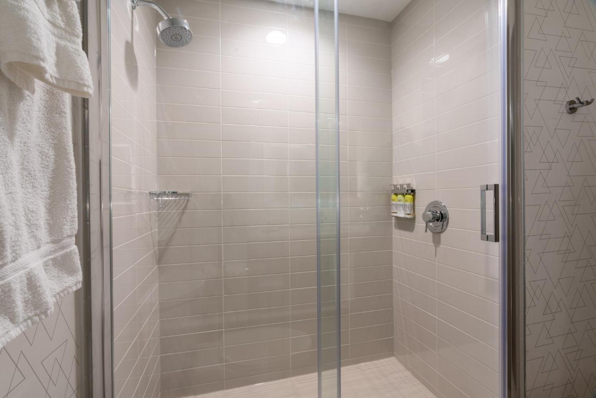 Holiday Inn Express & Suites Vaughan-Southwest By Ihg Ngoại thất bức ảnh