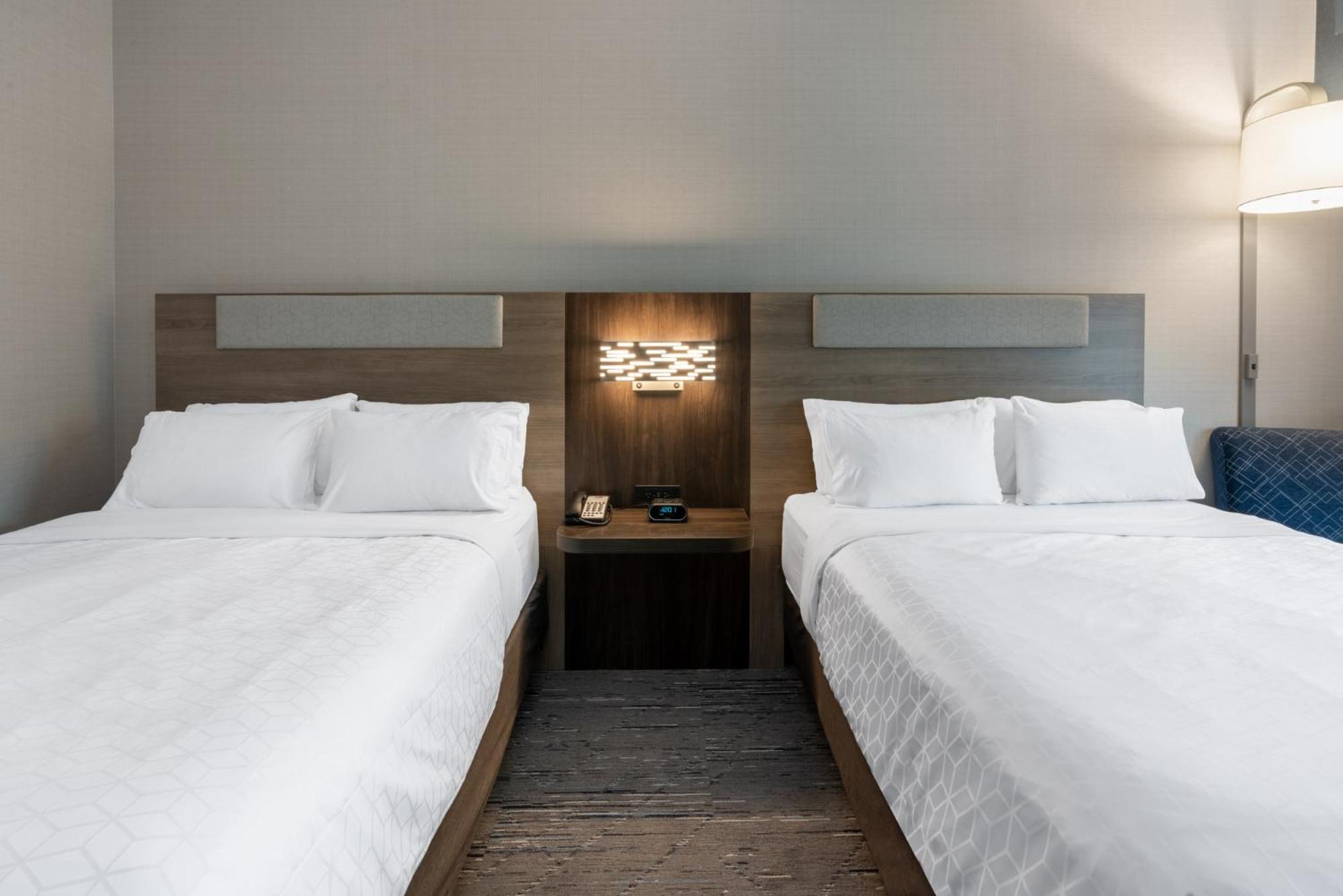 Holiday Inn Express & Suites Vaughan-Southwest By Ihg Ngoại thất bức ảnh
