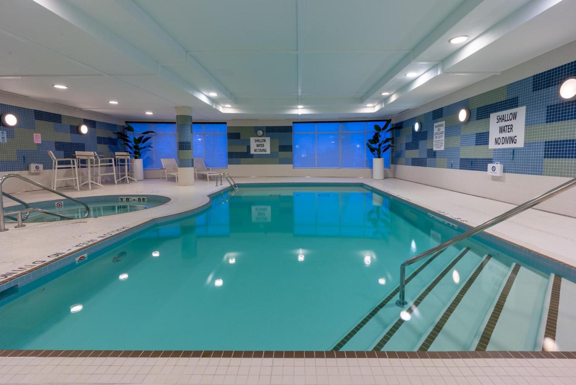 Holiday Inn Express & Suites Vaughan-Southwest By Ihg Ngoại thất bức ảnh