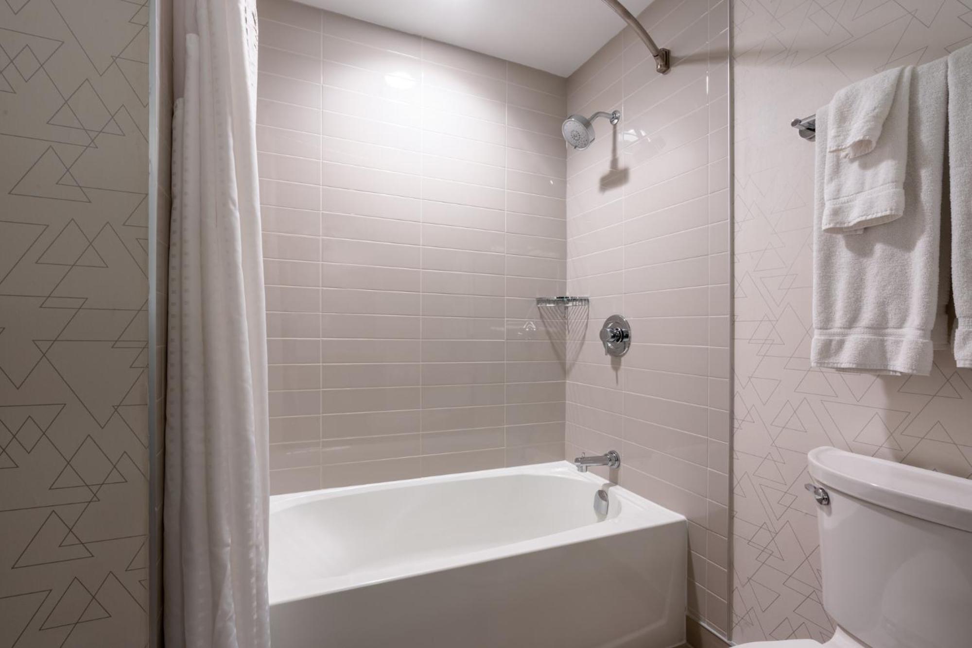 Holiday Inn Express & Suites Vaughan-Southwest By Ihg Ngoại thất bức ảnh