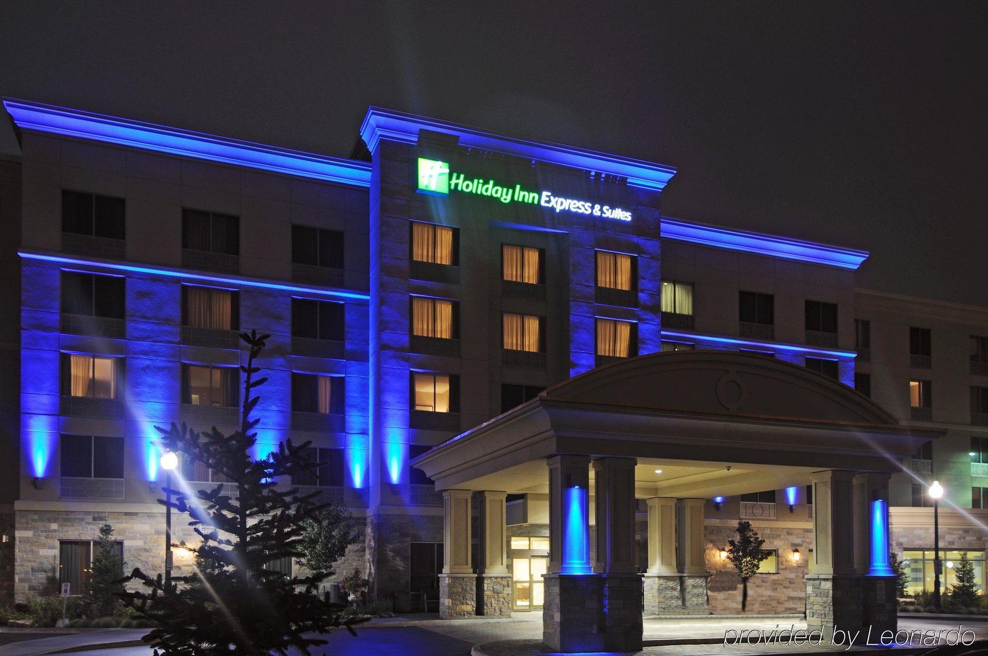 Holiday Inn Express & Suites Vaughan-Southwest By Ihg Ngoại thất bức ảnh