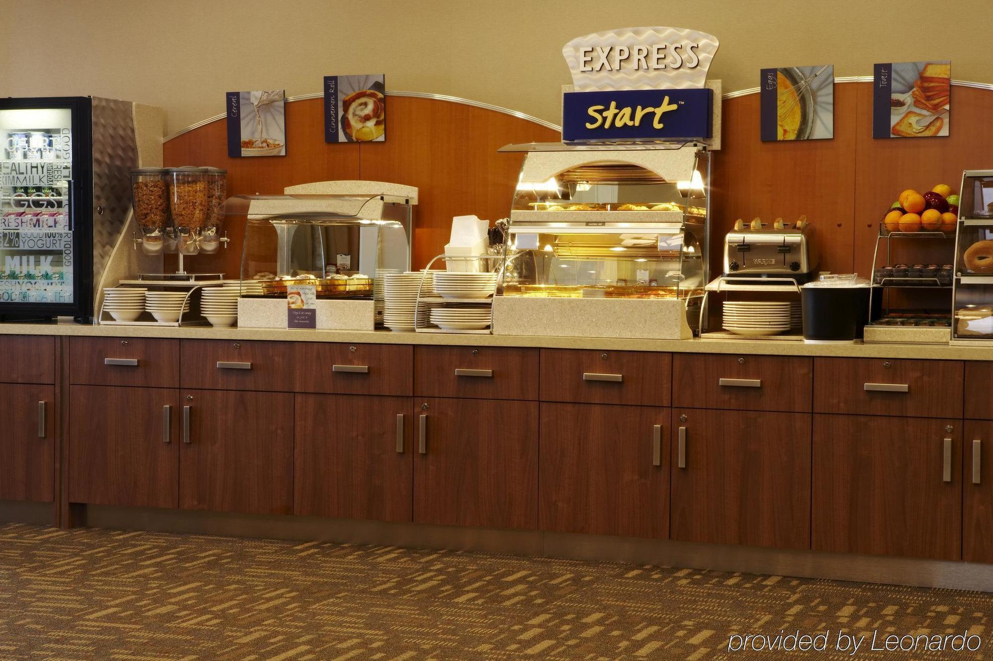 Holiday Inn Express & Suites Vaughan-Southwest By Ihg Ngoại thất bức ảnh