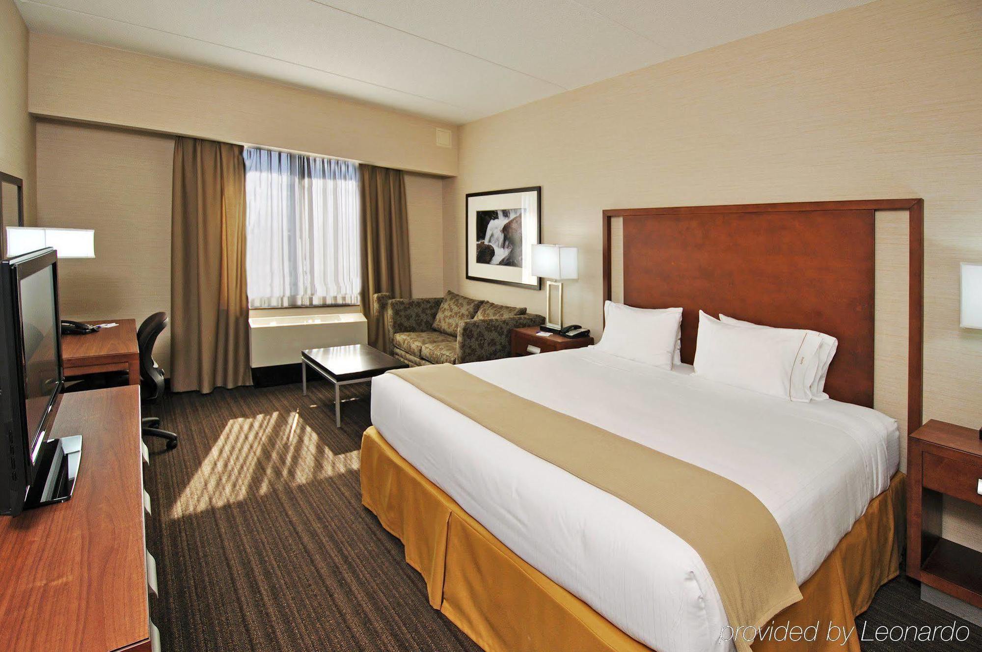 Holiday Inn Express & Suites Vaughan-Southwest By Ihg Phòng bức ảnh