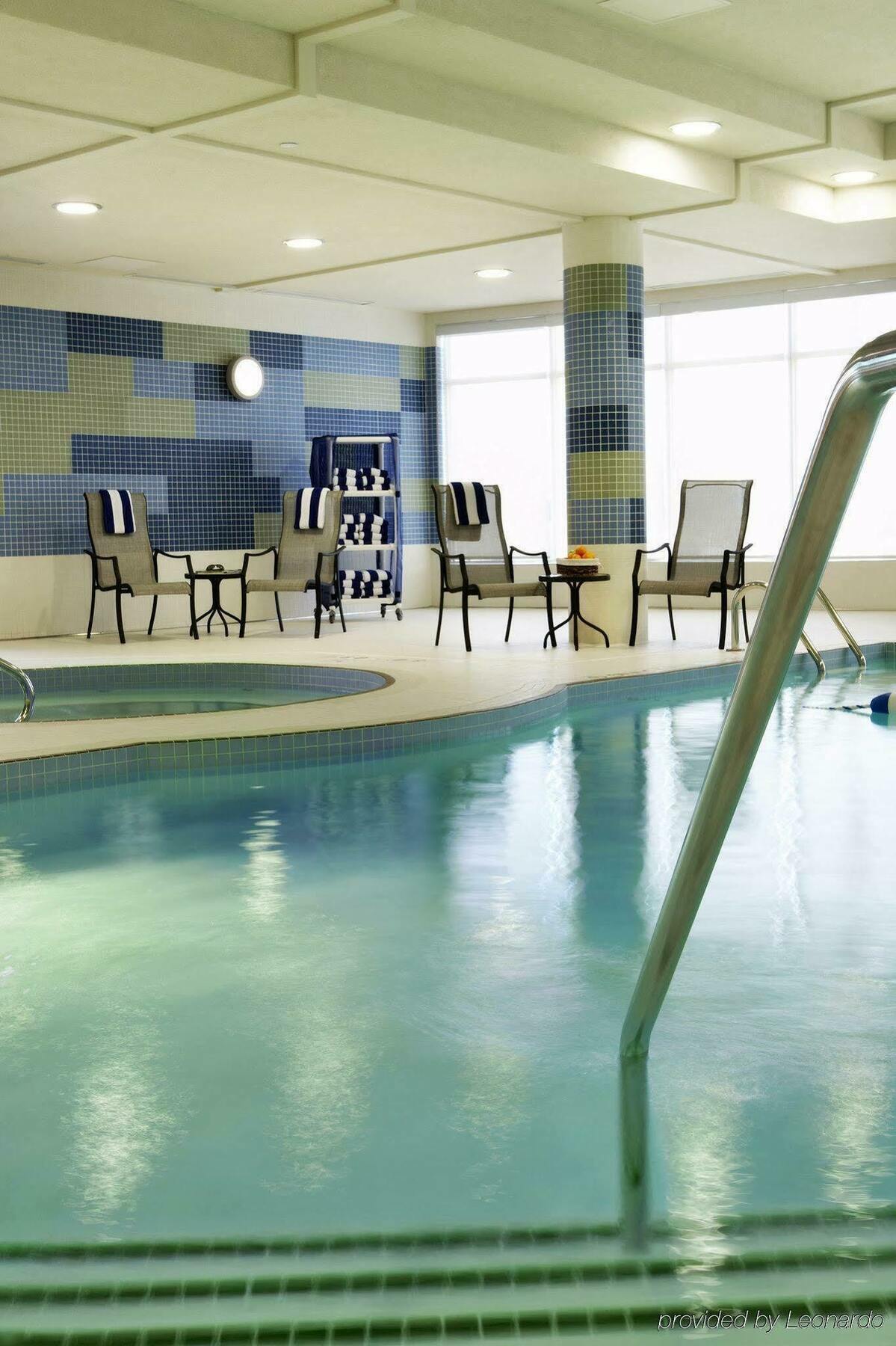 Holiday Inn Express & Suites Vaughan-Southwest By Ihg Ngoại thất bức ảnh